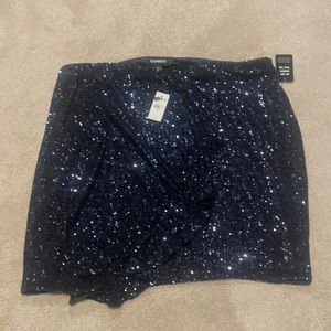 NWT Navy sequin skirt from Express!